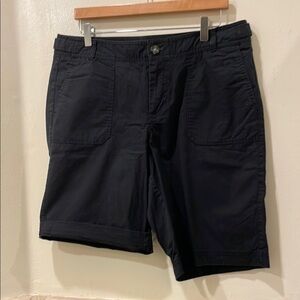 Dockers Women’s Knee length Shorts Classic Chino Style Size 14 L NWOT